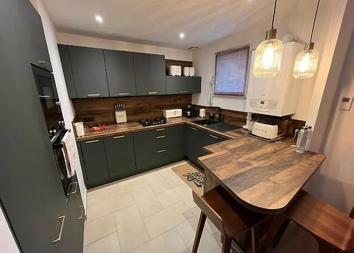 Casa de Férias Maison Avec Grand Jardin Proche De Pegasus Bridge