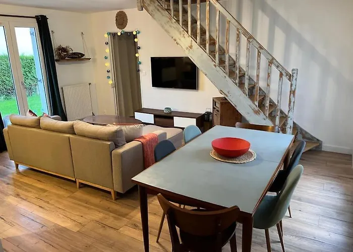 Casa de Férias Maison Avec Grand Jardin Proche De Pegasus Bridge