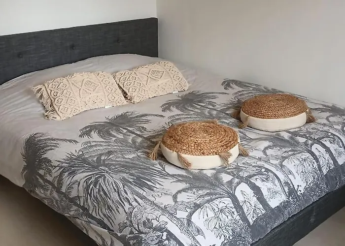 Casa de Férias Maison Avec Grand Jardin Proche De Pegasus Bridge